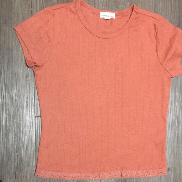 Shirt / crop top - Picture 1 of 3